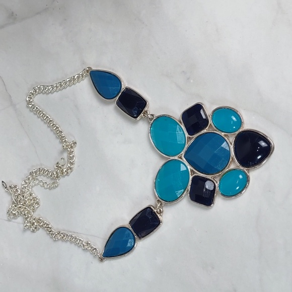 Faceted Resin Bib Style Necklace - Picture 3 of 5